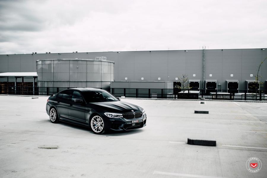  BMW M5 on Vossen Wheels (M-X3) (F90) 2020 года  (фото 6 из 15)